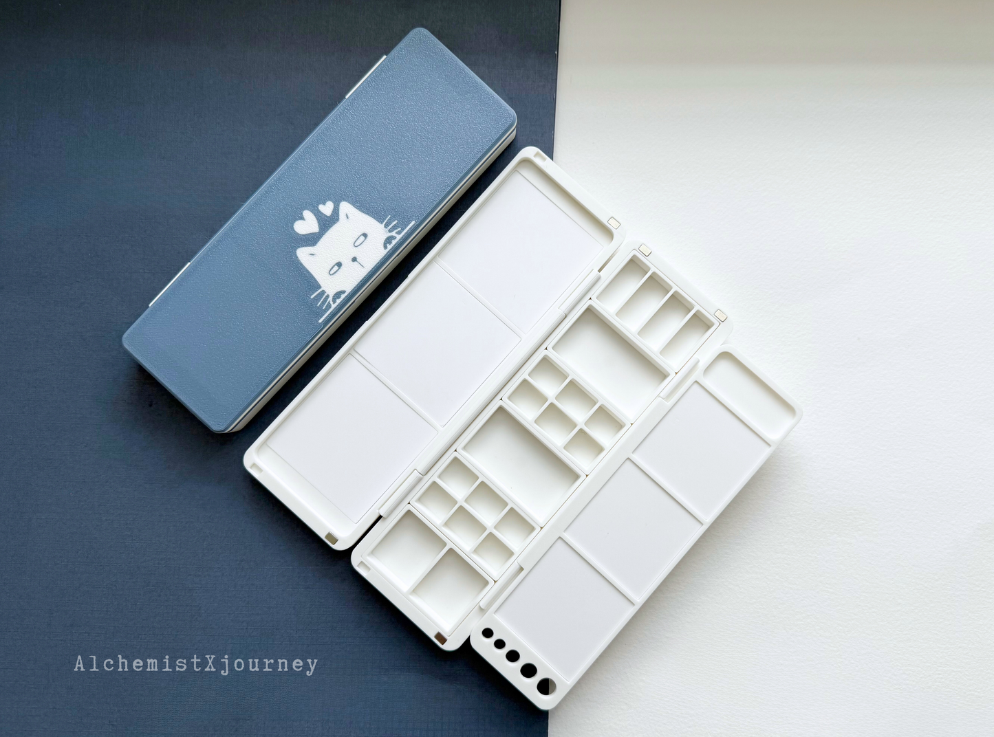 Kuretake 6 Pan Palette AX10, Magnetic Base, Ceramic or Resin Trays, Brush Holder
