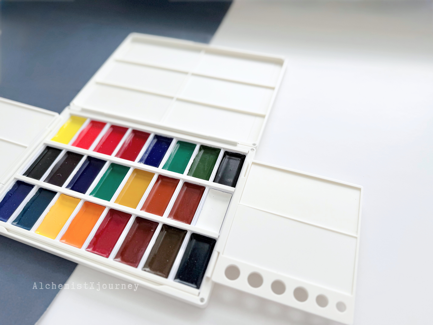 Kuretake 24 Pan Palette AX22, Deep Well, Glazed Ceramic, Removable Modular Grid
