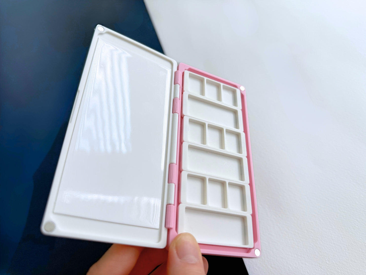 Air Palette AX34: Ultra Slim Watercolor Palette, 1.1cm Thick, Glazed Ceramic