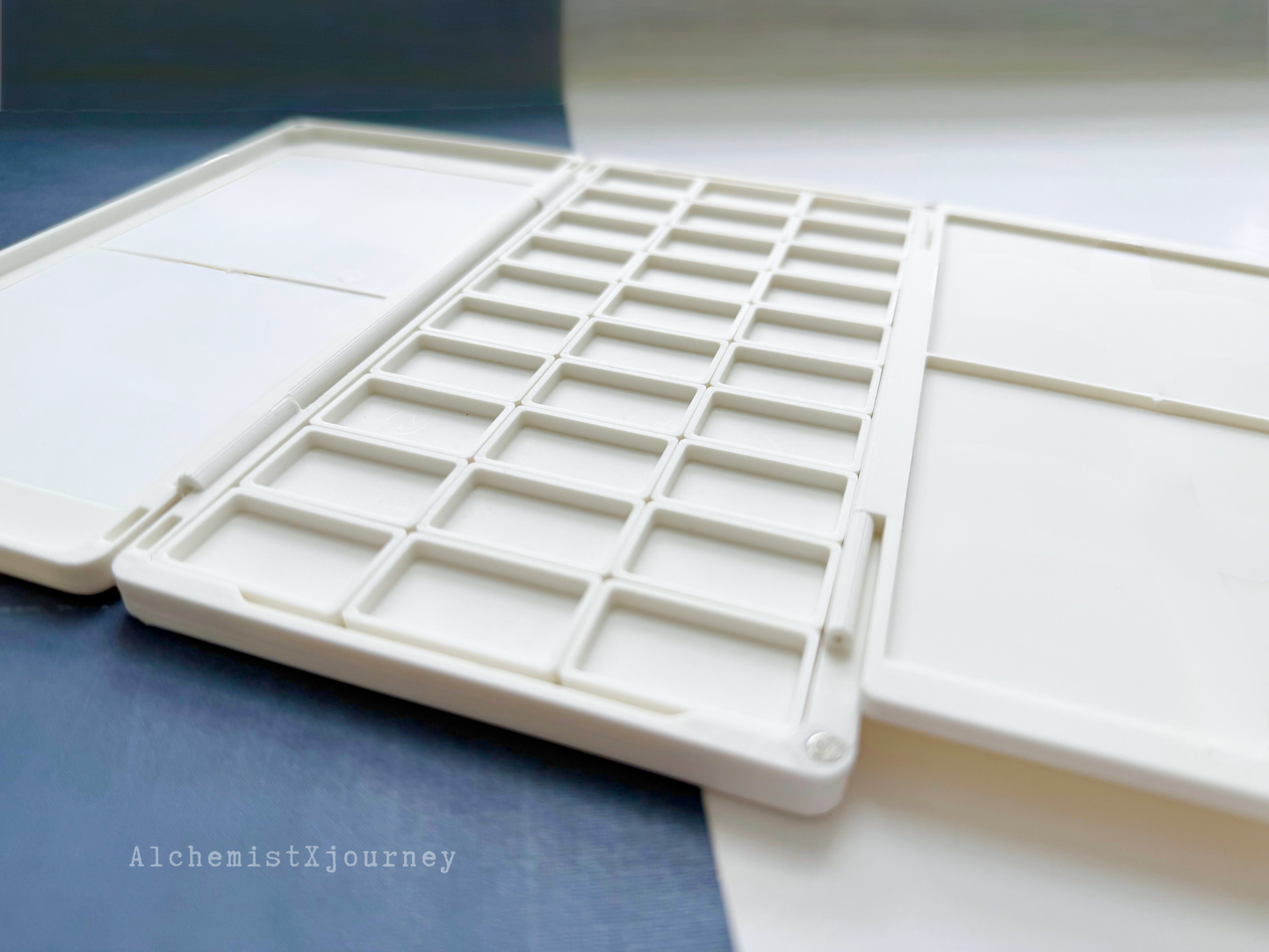 30 Slim Full Pan Watercolor Palette AX21, Glazed Ceramic, Magnetic Base