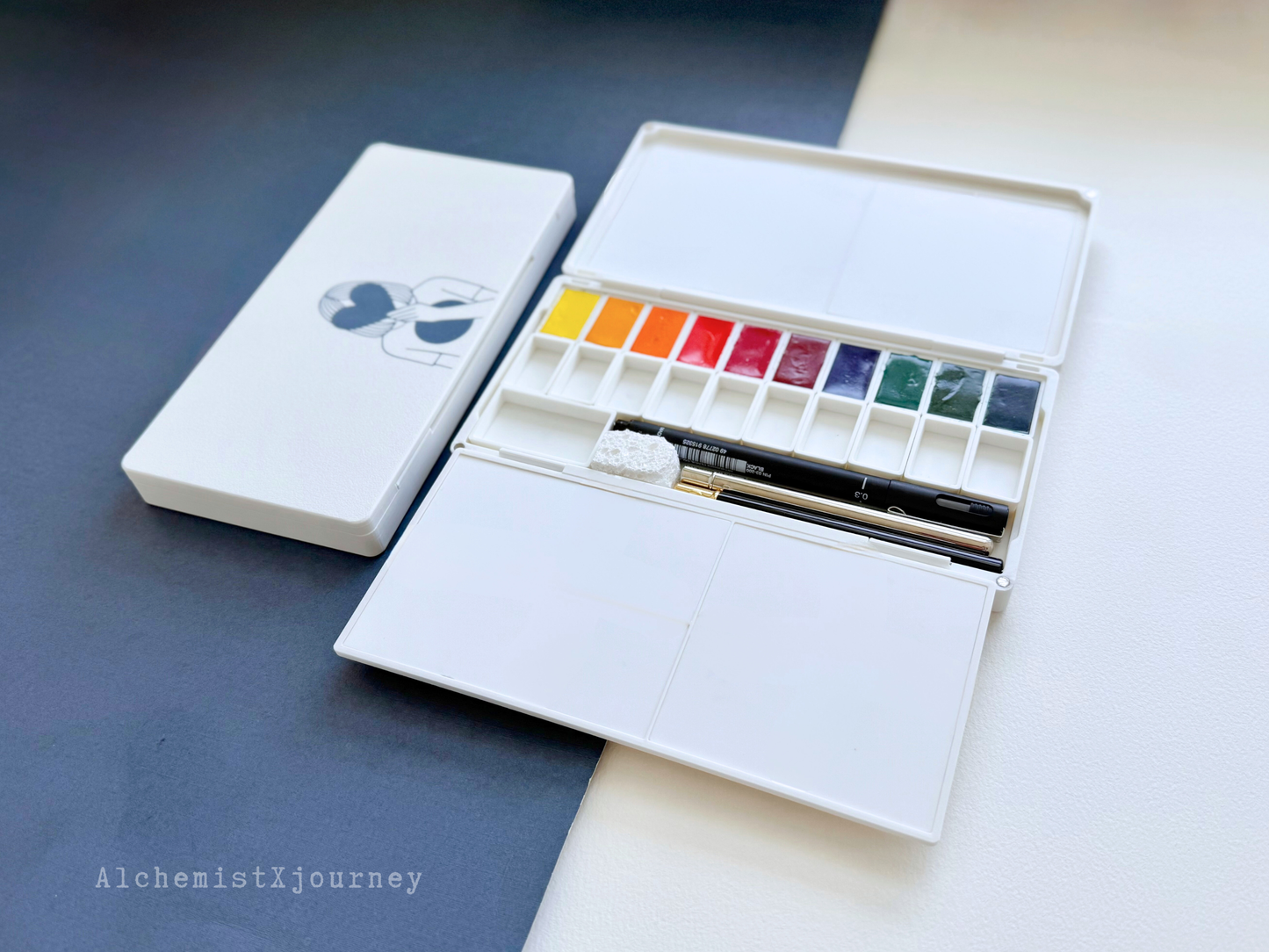 30 Slim Full Pan Watercolor Palette AX21, Glazed Ceramic, Magnetic Base