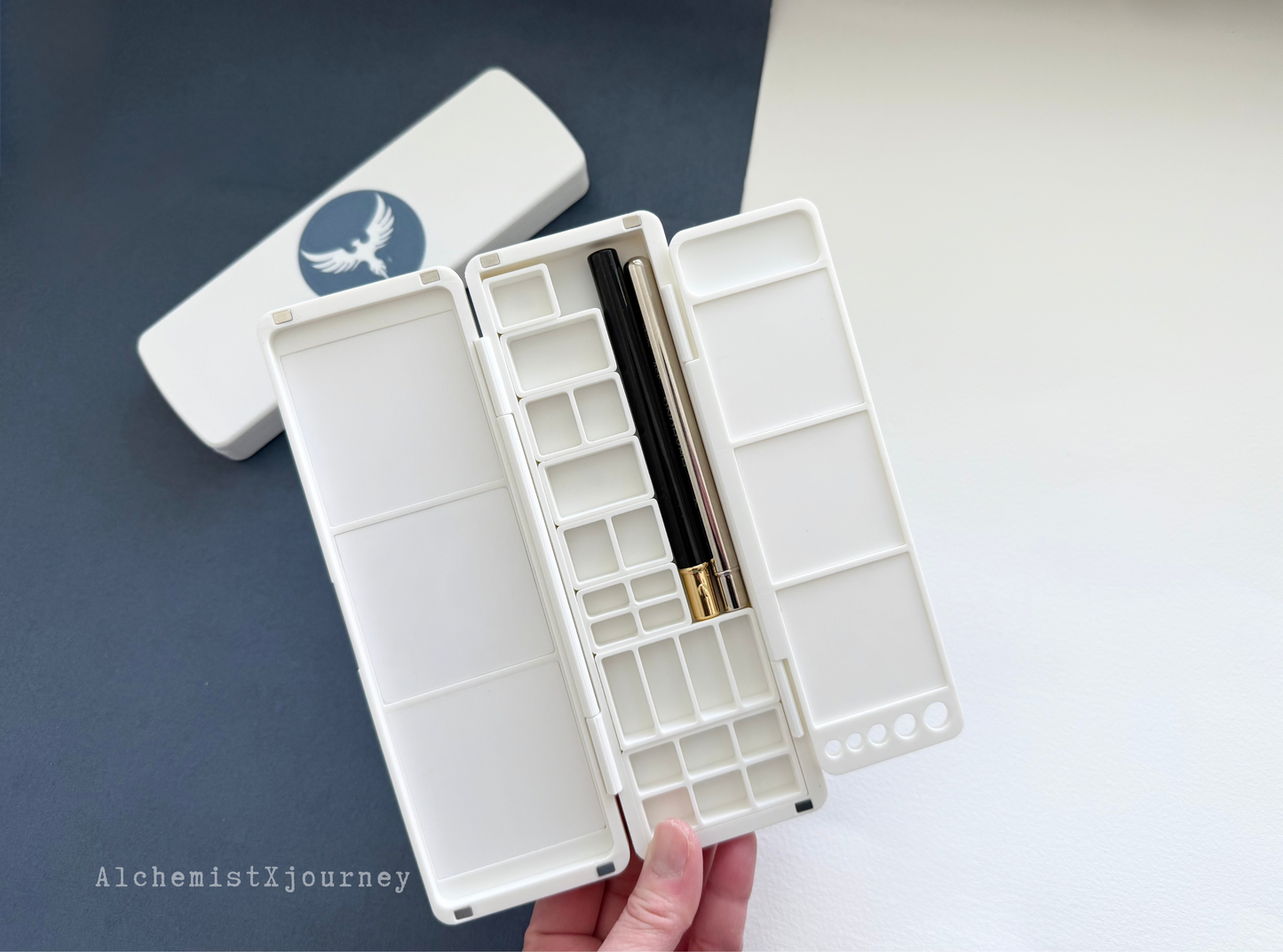 Kuretake 6 Pan Palette AX10, Magnetic Base, Ceramic or Resin Trays, Brush Holder