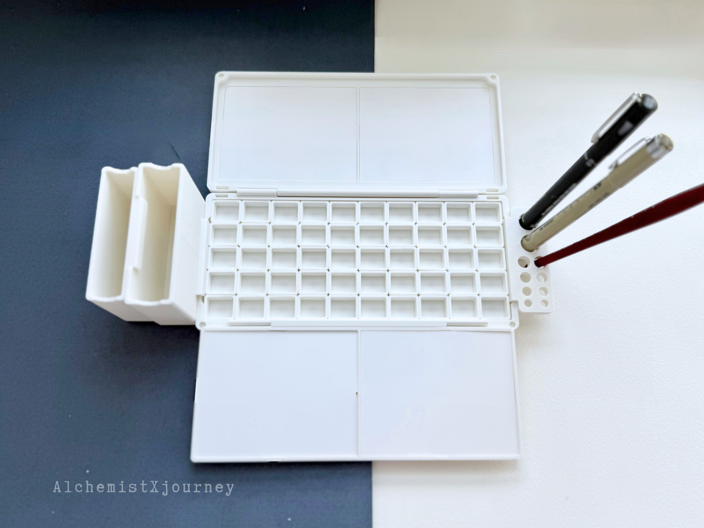 30 Slim Full Pan Watercolor Palette AX21, Glazed Ceramic, Magnetic Base