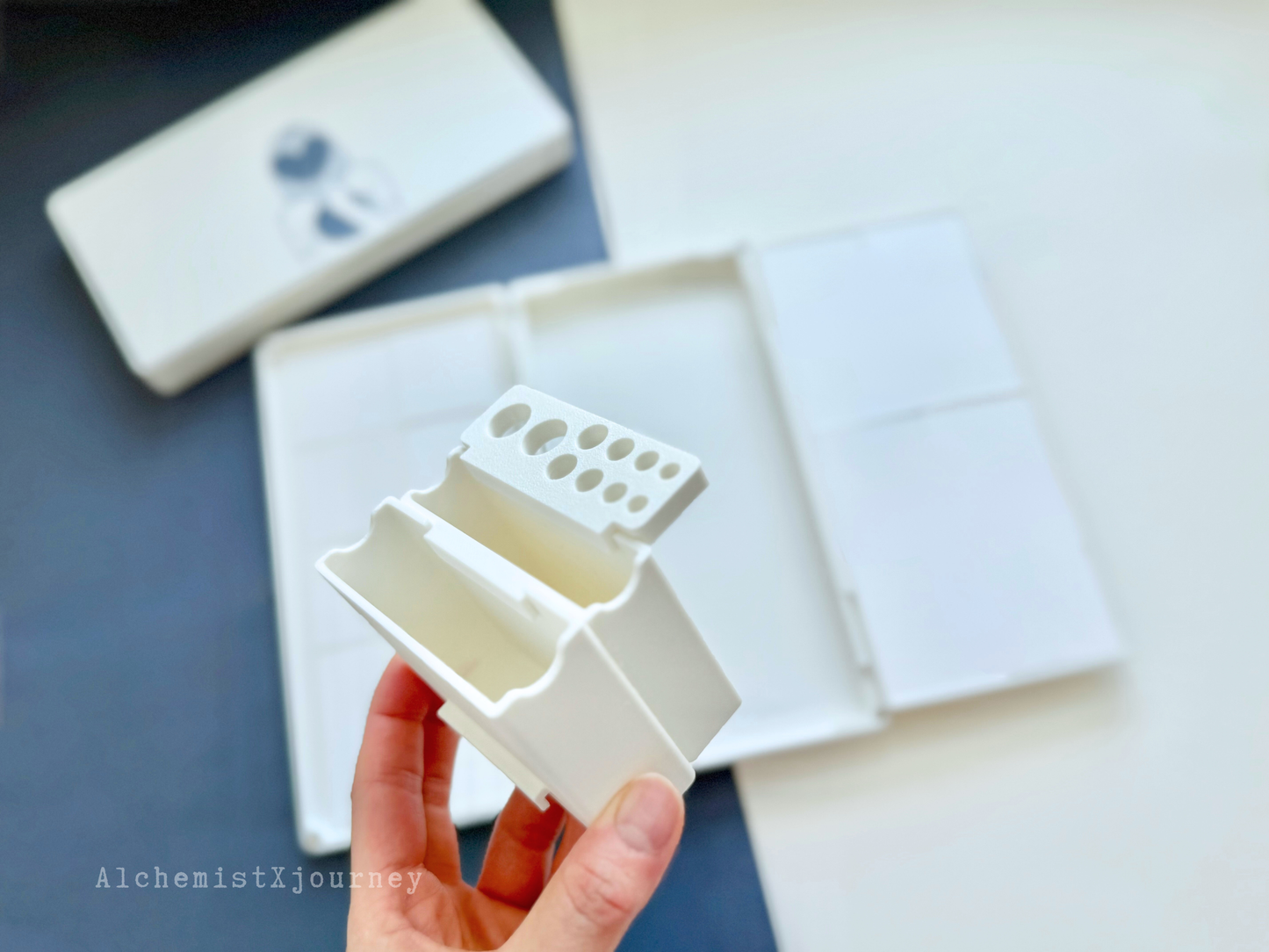 30 Slim Full Pan Watercolor Palette AX21, Glazed Ceramic, Magnetic Base