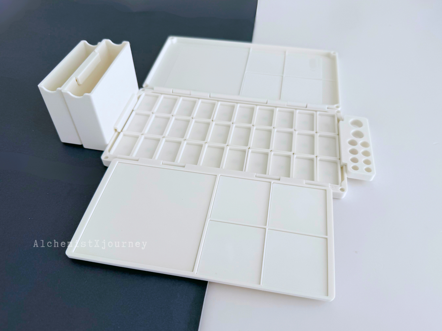 30 Slim Full Pan Watercolor Palette AX21, Glazed Ceramic, Magnetic Base