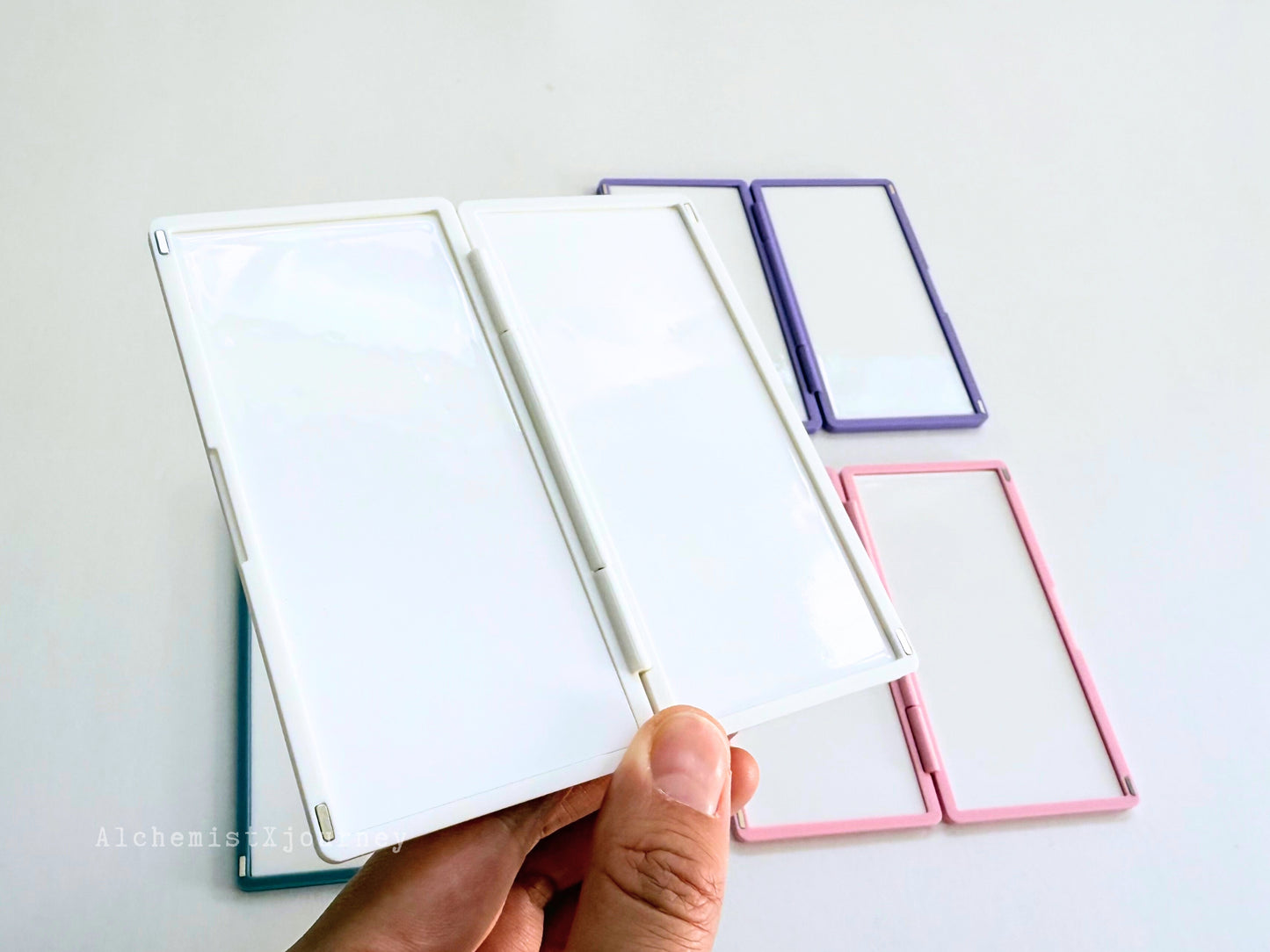 Pocket Plus Watercolor Mixing Tray AX26, Glazed Ceramic, Magnetic Closer