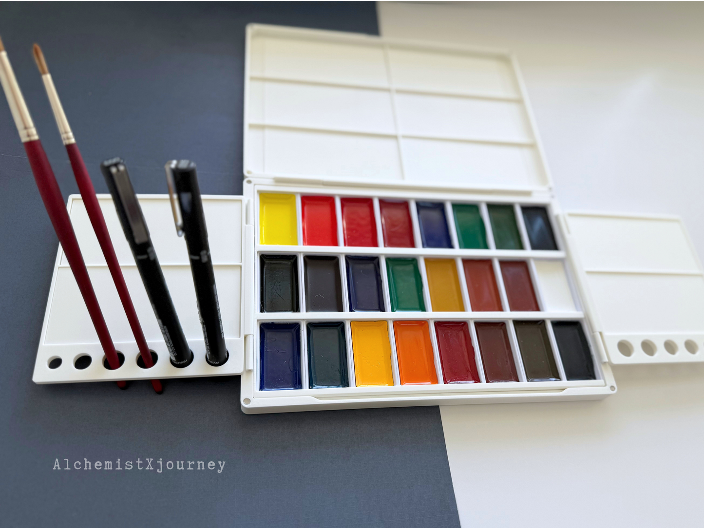 Kuretake 24 Pan Palette AX22, Deep Well, Glazed Ceramic, Removable Modular Grid