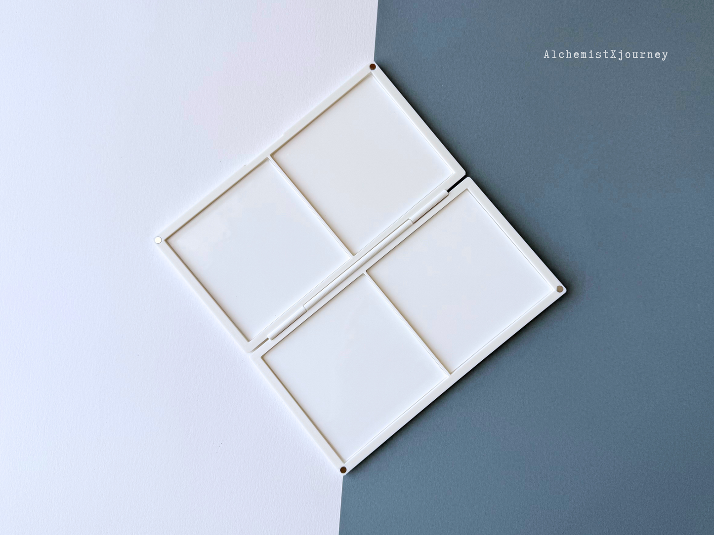 Max Watercolor Mixing Tray AX39: Glazed Ceramic, Magnetic Closure, Portable, Compact, Plein Air